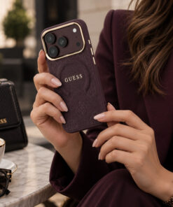 Ovitek Guess Saffiano Peony Ring MagSafe za iPhone 17 Pro Max / 18 Pro Max burgundy 11 Ovitek Guess Saffiano Peony Ring MagSafe za iPhone 17 Pro Max / 18 Pro Max burgundy - slika 6